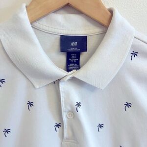 Semi New 🤍 H&M White and Black Polo Shirt with Geometric Pattern